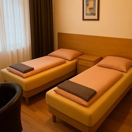 Otel Am Ratshof 3*