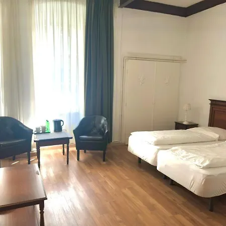 Отель Am Ratshof 3*