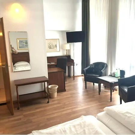 Am Ratshof 3* Halle (Saale)